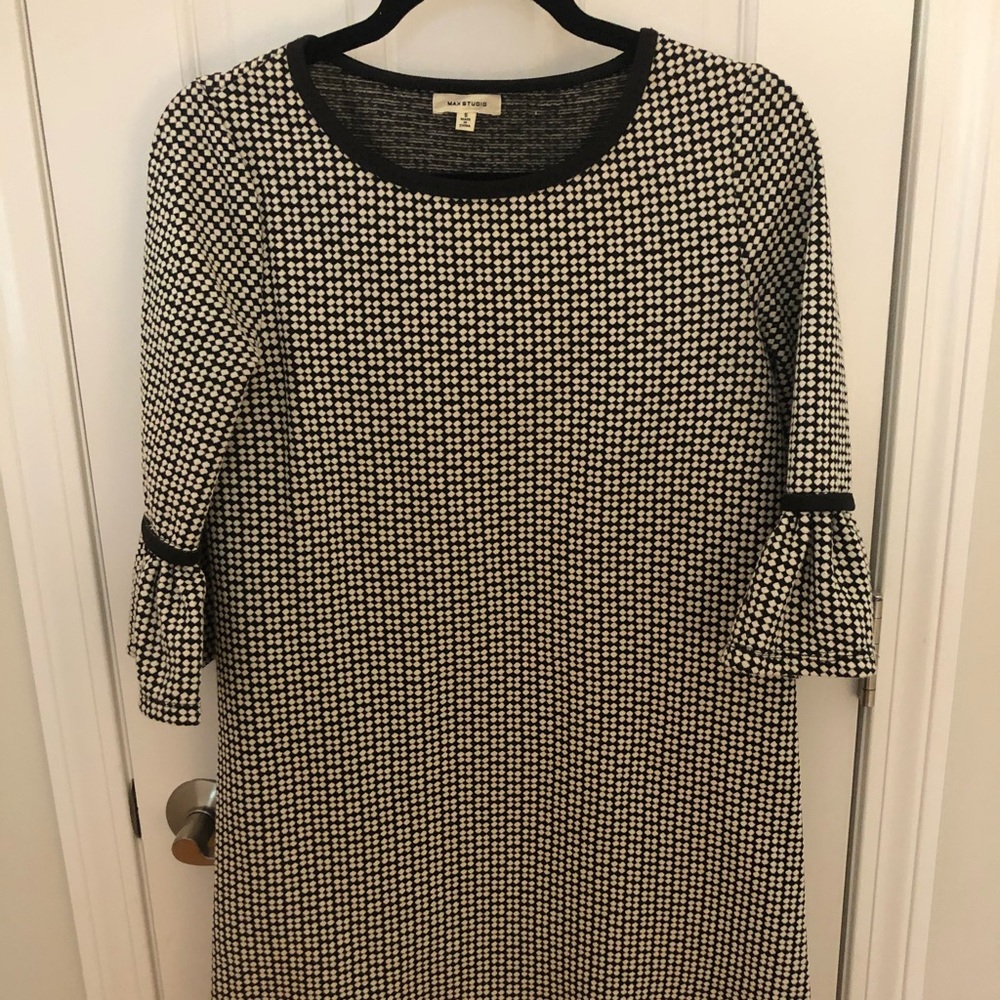 Max Studio black and white sheath dress
